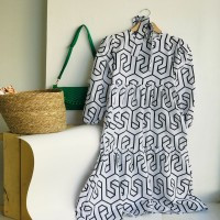 Robe labyrinthe noire