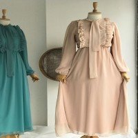 EDR Frilly Dress -لون بيج