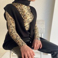 OW Snakeskin Blouse - أسود وكريمي