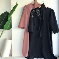 Tn Front Leaf Pattern Satin Abaya - Black