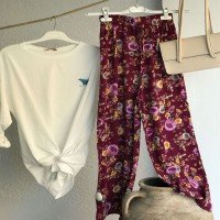 Pantalon large à motif de grandes roses MX - Prune